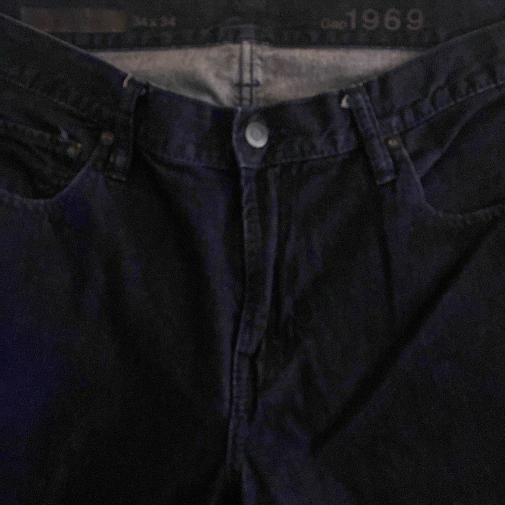 EUC Men’s Gap 1969 dark wash skinny jeans. Bottom not skinny. See photo.nice cut